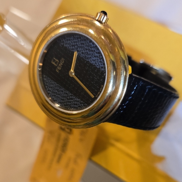 Fendi Gold and Black  Circular Display Women\'s Watch NWT